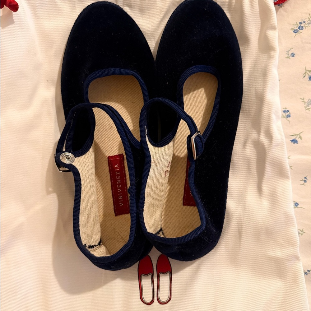 Venezia Women's Dark Blue Velvet Flats